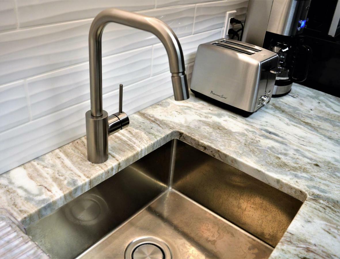 Simply Luxury Stays Ottawa Exteriör bild