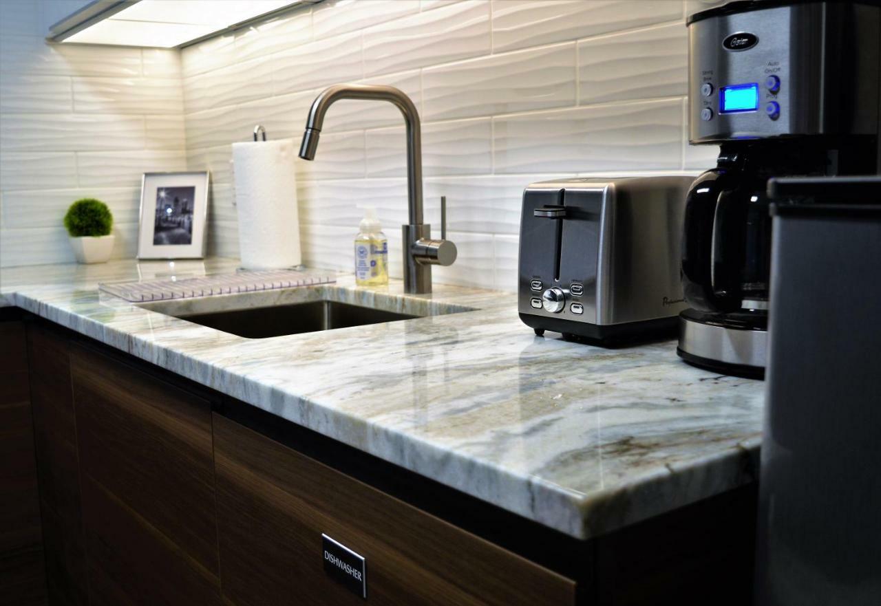 Simply Luxury Stays Ottawa Exteriör bild